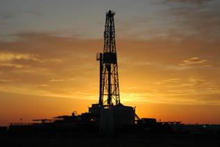 bigstockphoto_drilling_rig_silhouette_186301_cz3l.jpg